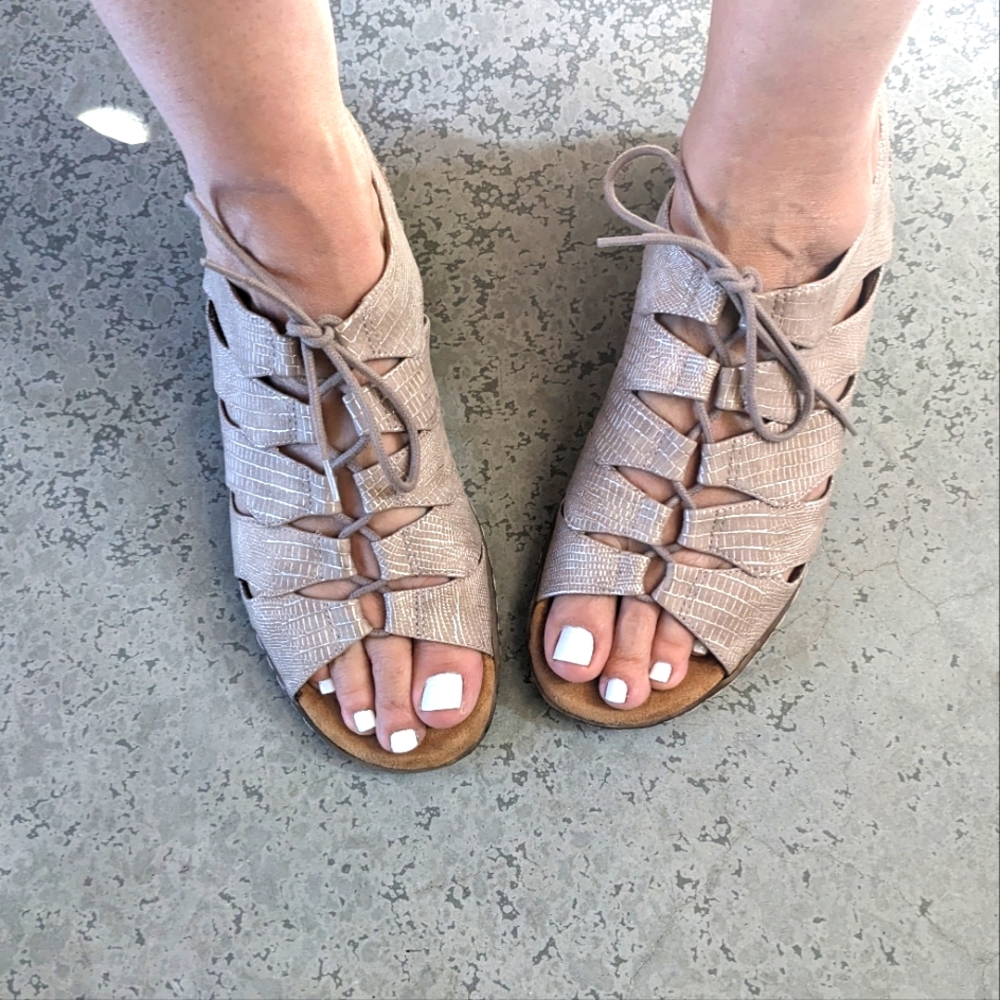 NATURAL SOUL "Beatrice" Lace Up Sandals 10M Naturalizer